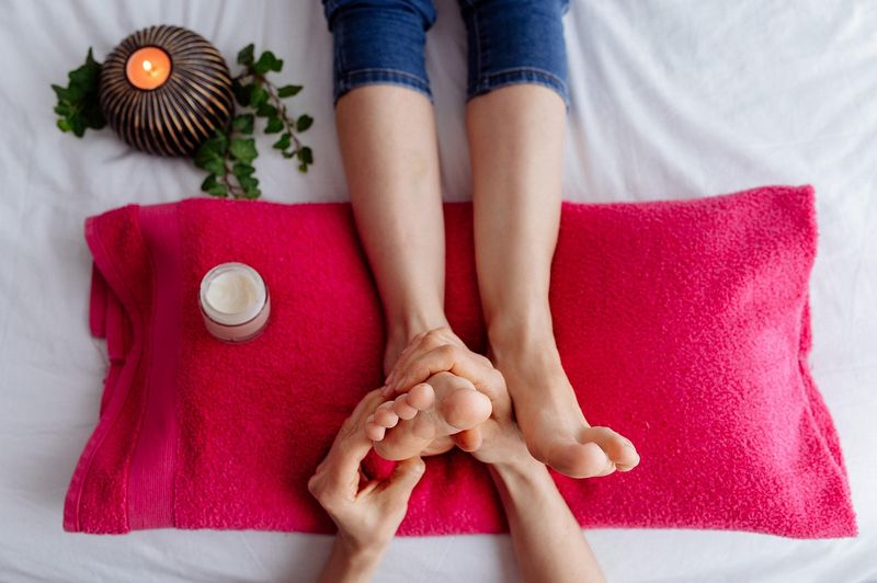 5 Advantages of a Foot Massage. 5 Advantages of a Foot Massage.