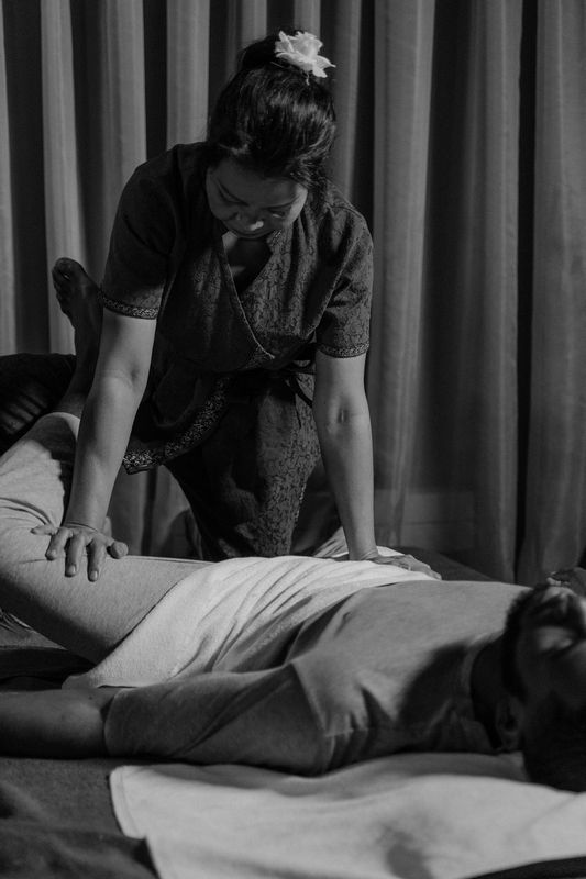 What Are the Perks of a Hot Stone Massage? What Are the Perks of a Hot Stone Massage?